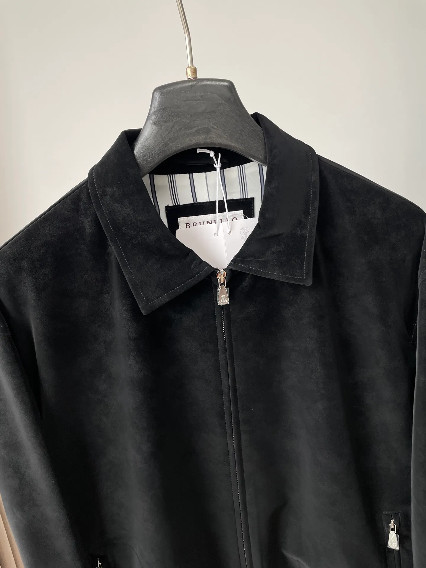 Black details~